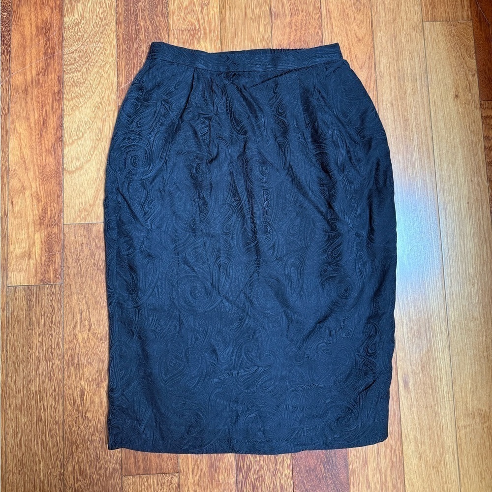 VINTAGE | Black 100% silk elegant black pencil skirt fully lined size 8